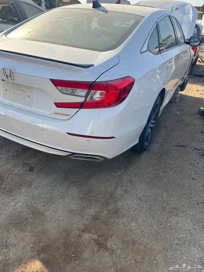هوندا اكورد موديل 2022 لون أبيض تشليح قطع غيار 3