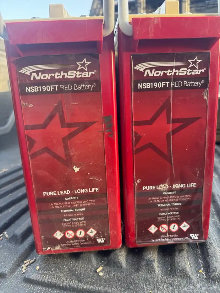 تم البيع بطاريه شمسيه جل 200 امبير 0