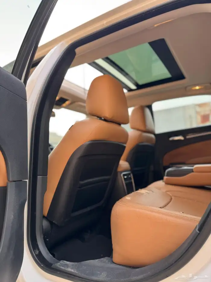 كرايزلر 2015 نظيفه 6 سلندر 10