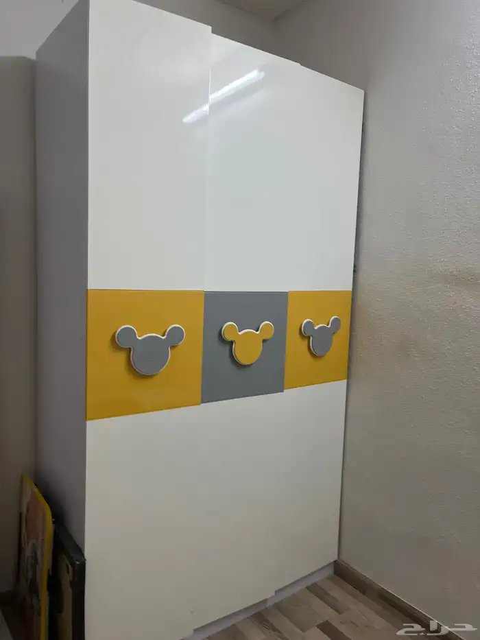 غرفه سرير دولاب تسريحه البيع مستعجل السعر 150 0