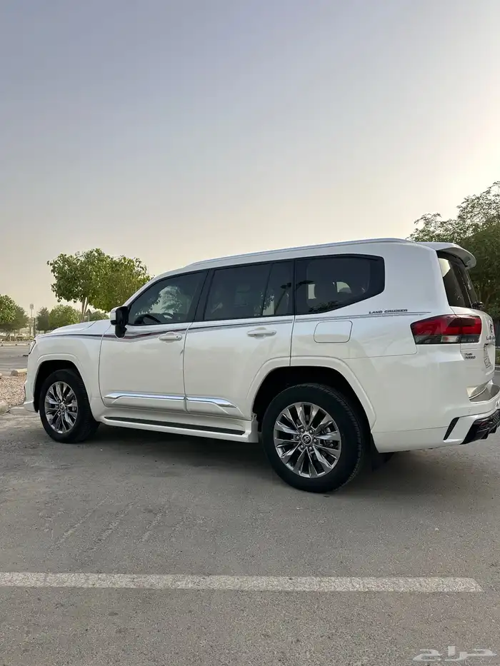 جيب لاندكروزر GXR وارد البريمي 2023 0