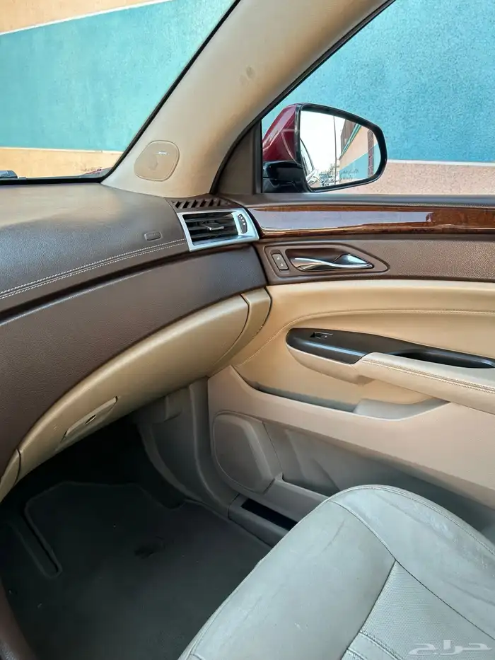 كاديلاك srx 2012 3