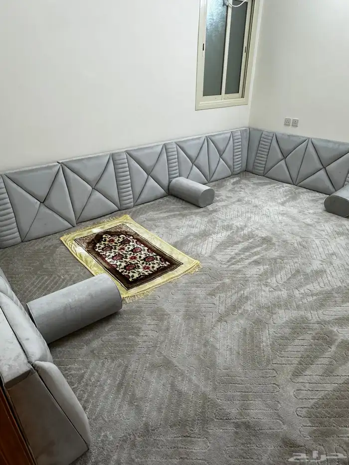 مساند ضهريات للبيع شبه جديده 1