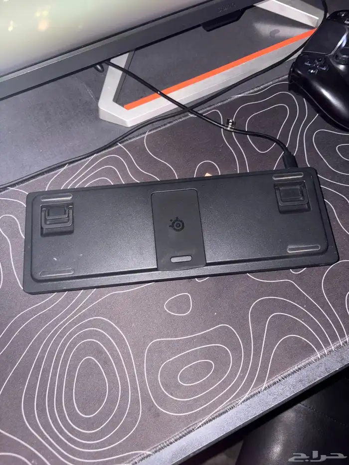 كيبورد للبيع مايشتكي من شي شاريه ب 700 واستخدمته سنه 3