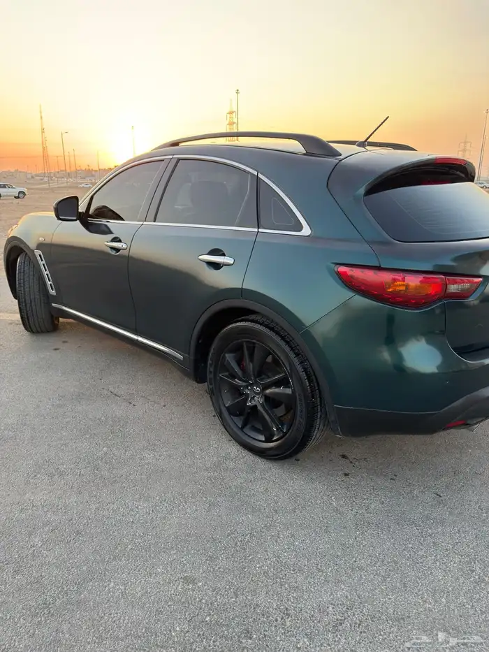 انفنتي QX70 نظيف جدا 1