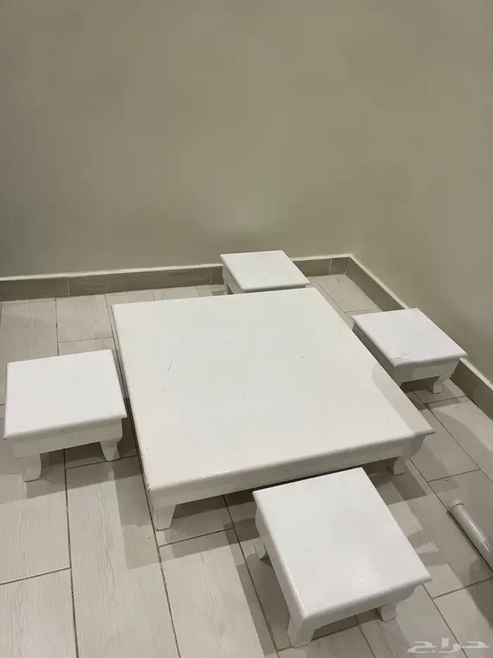 طاولة للبيع 3
