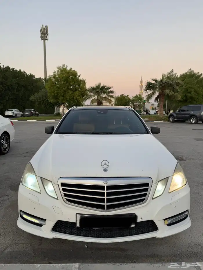 للبيع مرسيدس E300 موديل 2013 2
