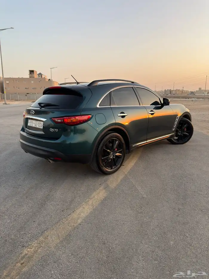 انفنتي QX70 نظيف جدا 3