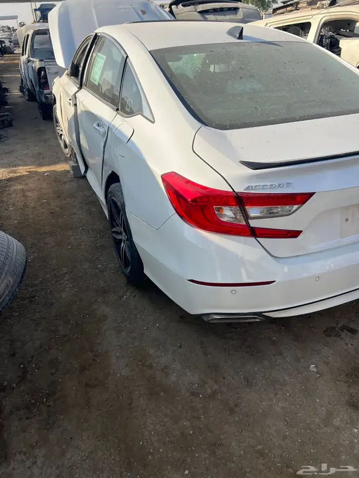 هوندا اكورد موديل 2022 لون أبيض تشليح قطع غيار 4