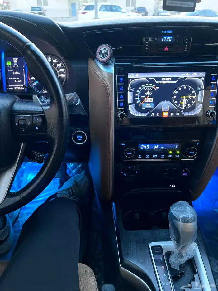 تويوتا فورتشنر 2018 VX2 فل كامل 11