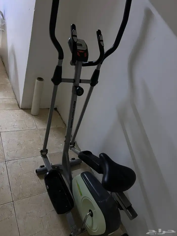 ادوات رياضيه مكونه من ثلاث قطع سير رياضي دراجه رياضيه 6