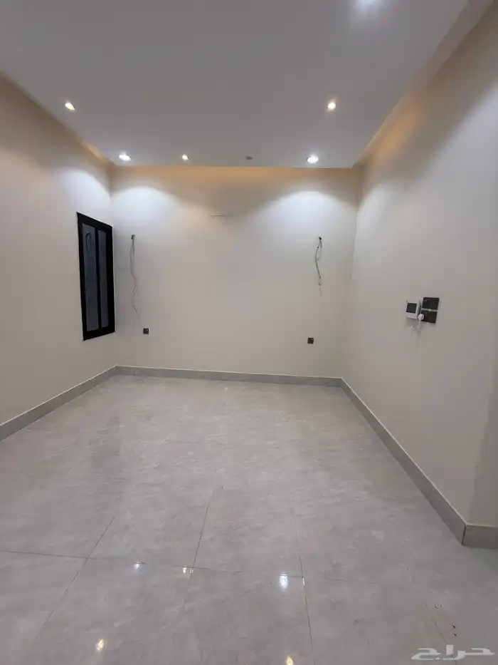 للبيع دور ارضي علي شارعين وشقق علويه المحاله ابها 550الف 15