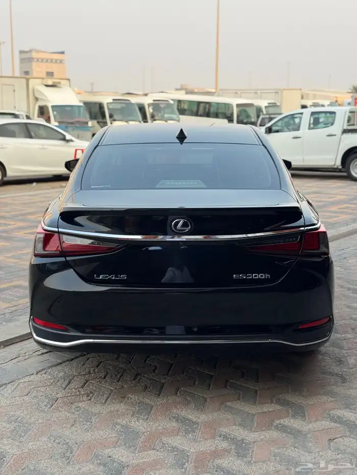 لكزس ES300 2019 نظيف 4