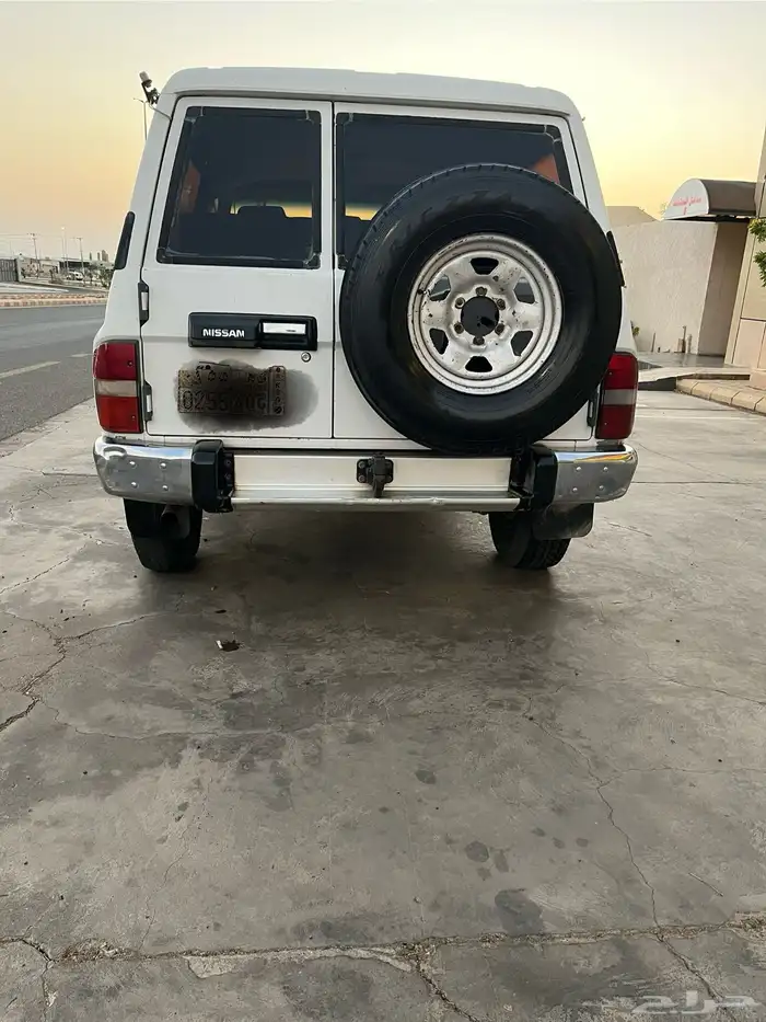 جيب نيسان المحركات شرط الموديل 1993 4