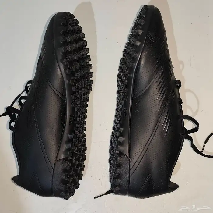 للبيع جزمة كورة استخدام اسبوع جديده مقاس 44 ونص 4