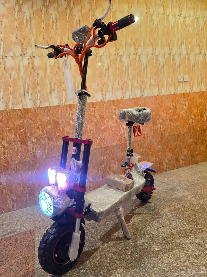 اسكوتر كهربائي المدرعه محركين 3800واط وبطاريه 22الف امبيىطر 22