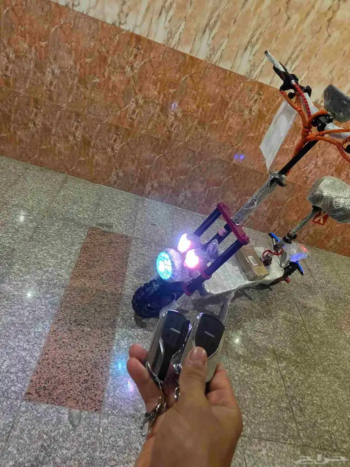 اسكوتر كهربائي المدرعه محركين 3800واط وبطاريه 22الف امبيىطر 28