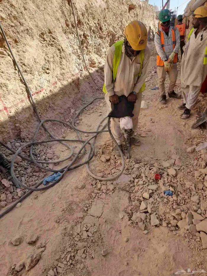 للايجار لليجار كمبريشر تكسير وترميم حفريات اقوايد 2