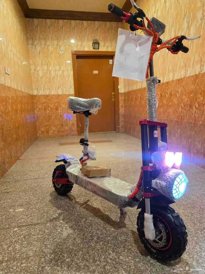 اسكوتر كهربائي المدرعه محركين 3800واط وبطاريه 22الف امبيىطر 23