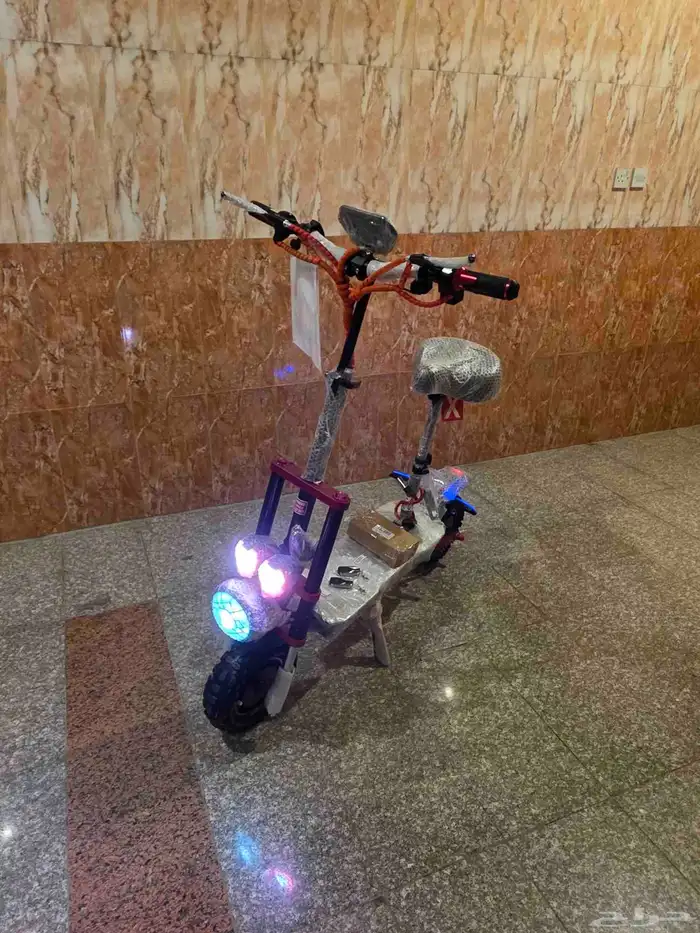 اسكوتر كهربائي المدرعه محركين 3800واط وبطاريه 22الف امبيىطر 32