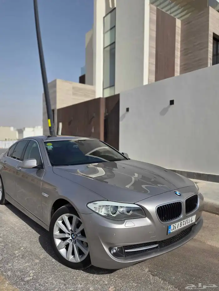 لعشاق النظيف بي ام دبليو 530. BMW 530 0