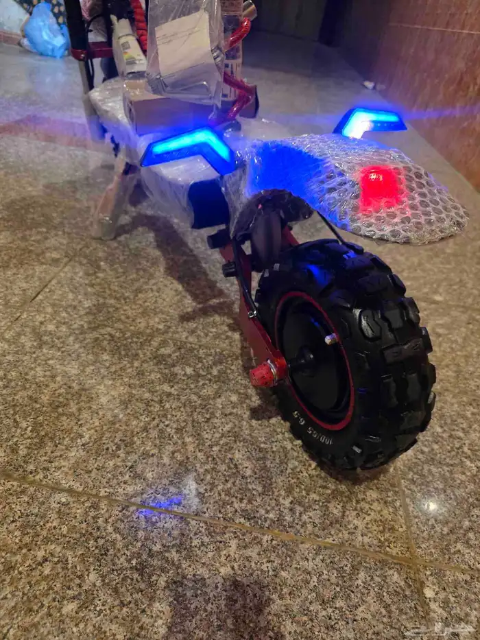 اسكوتر كهربائي المدرعه محركين 3800واط وبطاريه 22الف امبيىطر 25