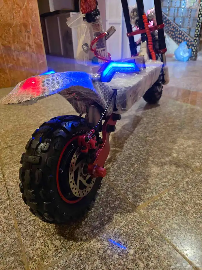 اسكوتر كهربائي المدرعه محركين 3800واط وبطاريه 22الف امبيىطر 26