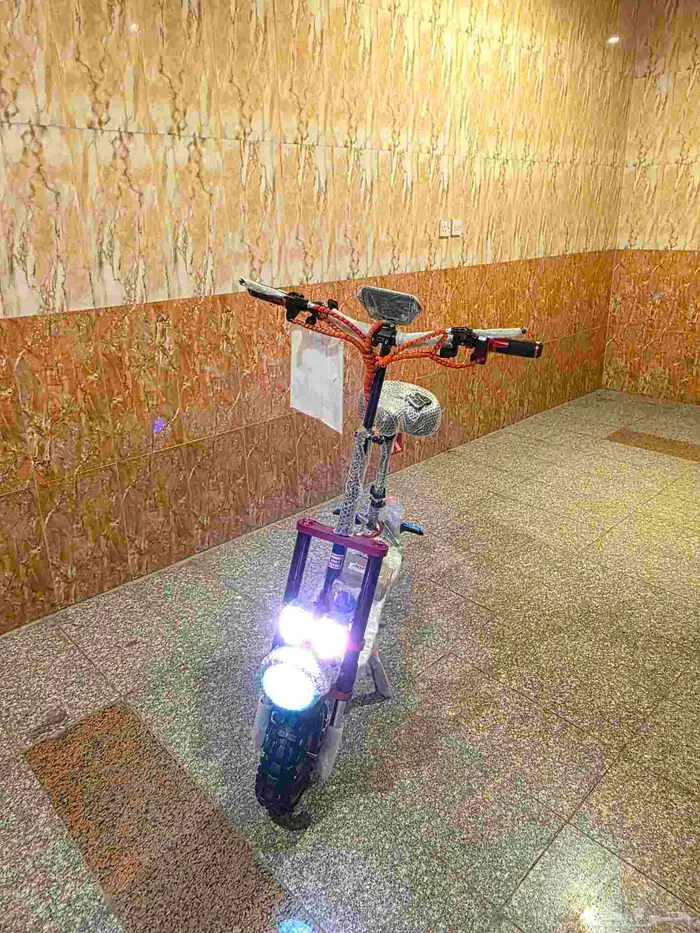 اسكوتر كهربائي المدرعه محركين 3800واط وبطاريه 22الف امبيىطر 18