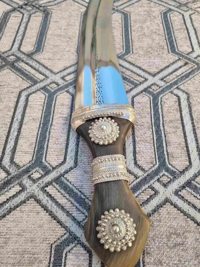 جنببه ذريع فضه محبب المقبض قرن 5