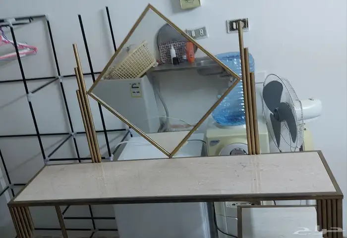 مدخل استقبال ذهبي مع مراية 3