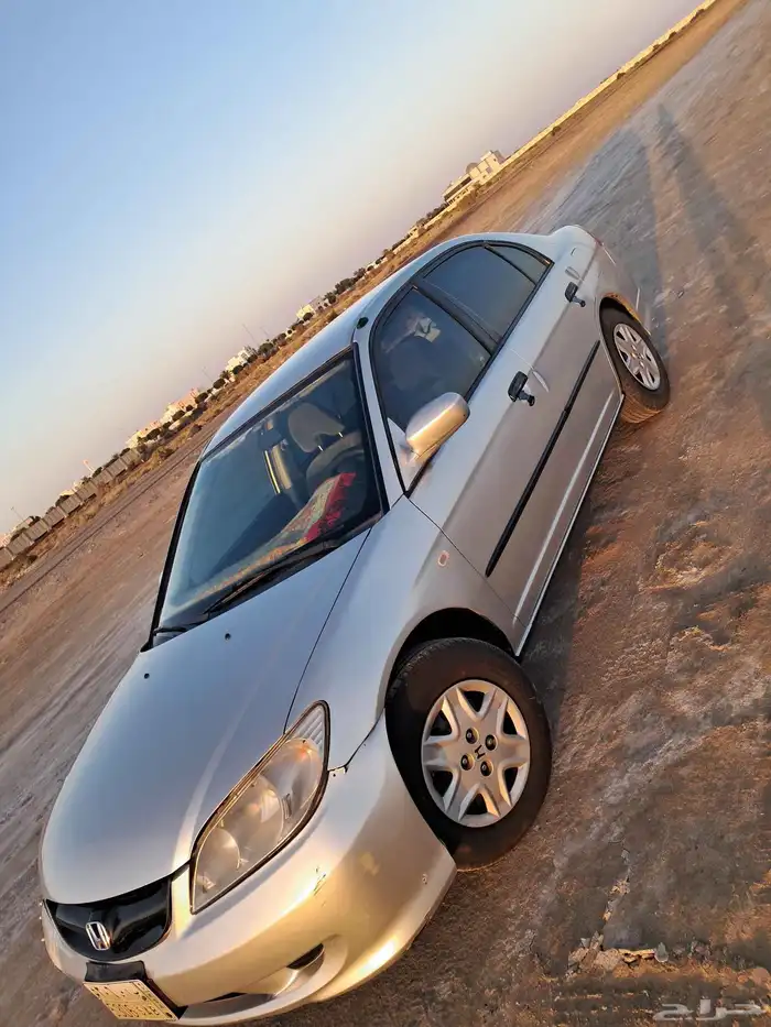 Honda Civic 2004 model car problems The engine is hot. 1
