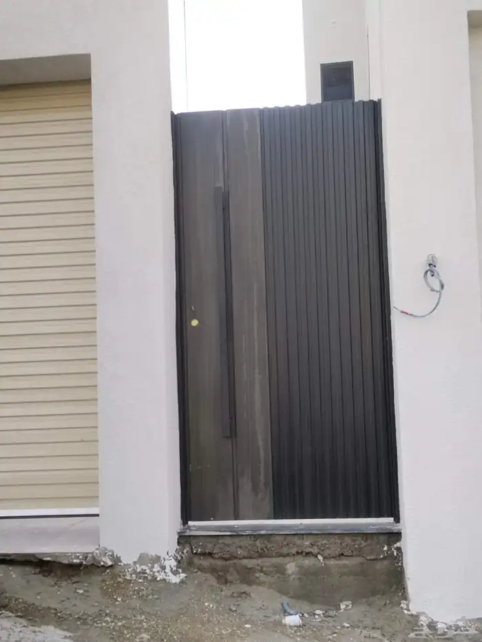 ورشة كيان الخليج للحداده المنيوم معلم محمد اجمل باكستاني 8