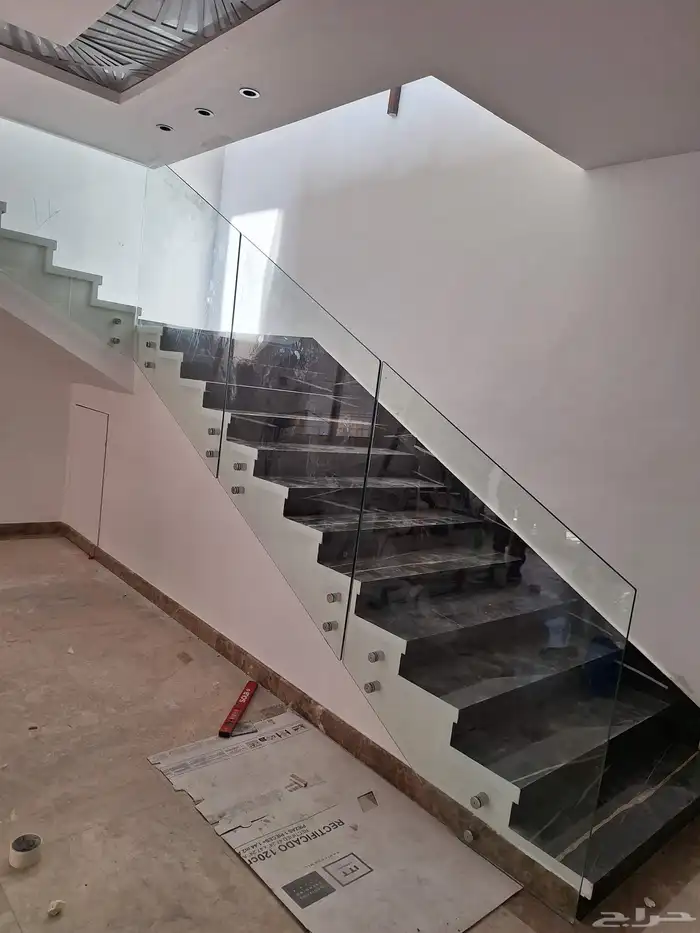 زجاج سيكوريت  زجاج مرايات  زجاج وطرابزونات 0