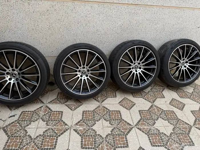 جنوط مرسيدس طقم موديل 2021 كفرات Pirelli نظيفه مافيها شي 3