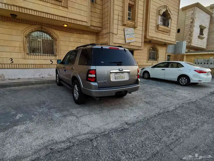 فورد اكسبلورر ممشى ثلث ميه وخمسين الف سته سلندر 2