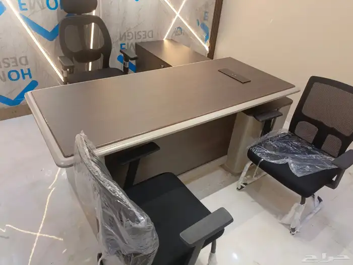 Luxurious Office Table Available in elegant designs suitable 13