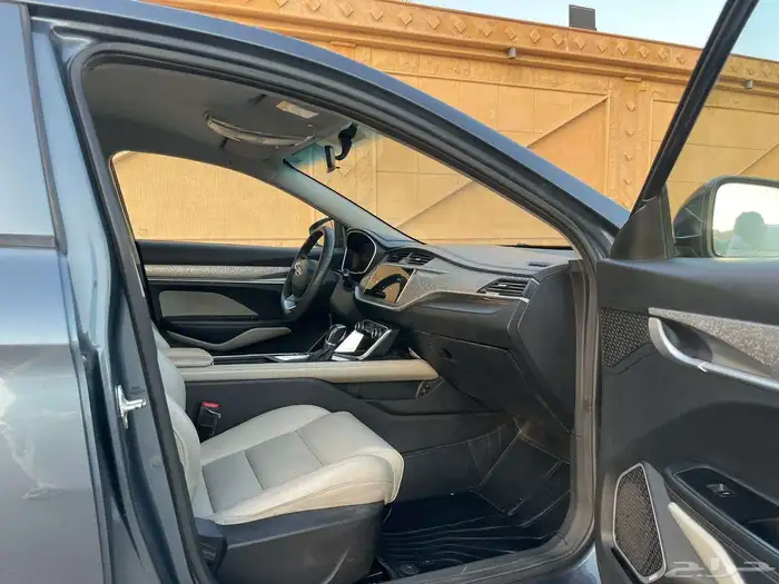 جيلي بينراي نص فل 2022 نظيف جدا 15