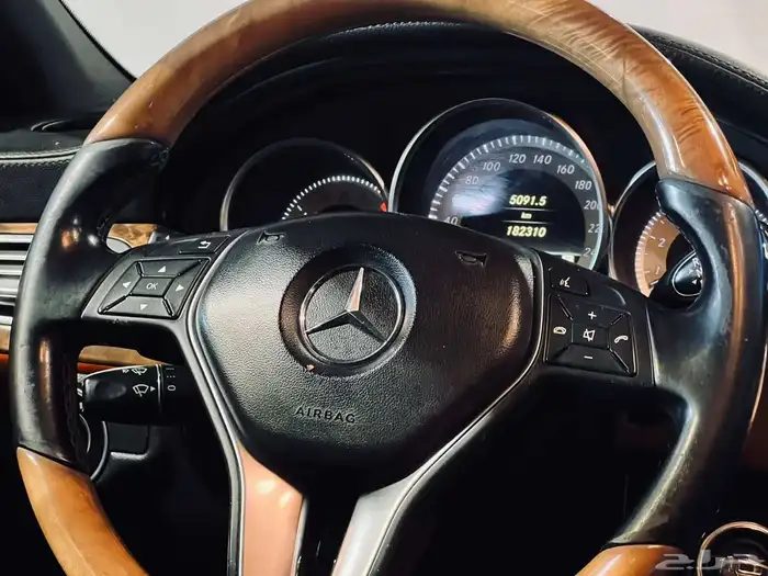 مرسيدس 2012 CLS500 v8 نظيف وبحاله ممتازه 10