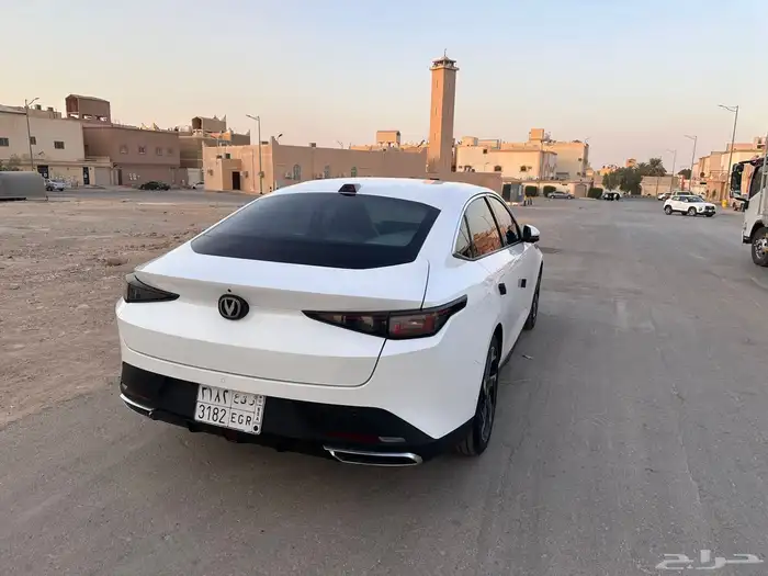 CHANGAN EADO PLUS 2024 5