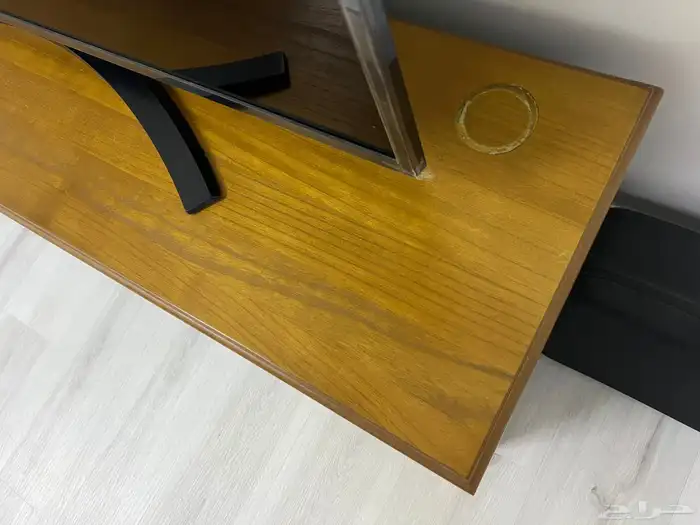 الكنب مع طاولة التلفزيون 3