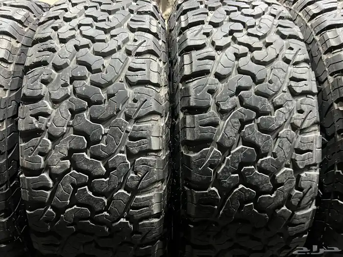 كفرات ودواي نص حجري مقاس 265 70 18 12