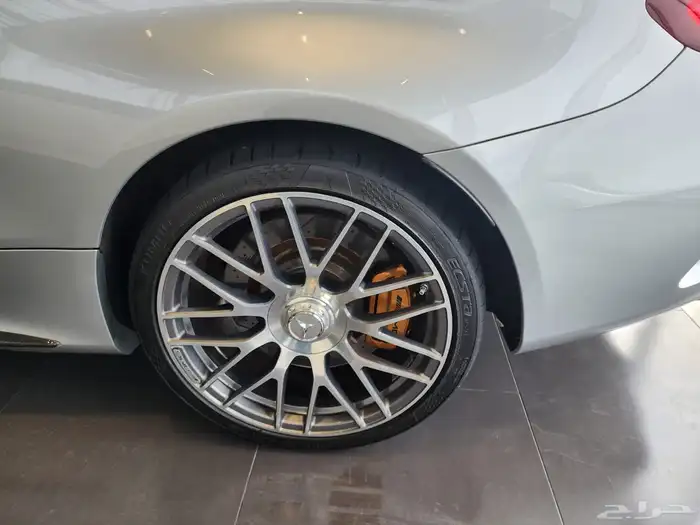 مرسيدس C63S مخزن عداد 12 الف فقط 5