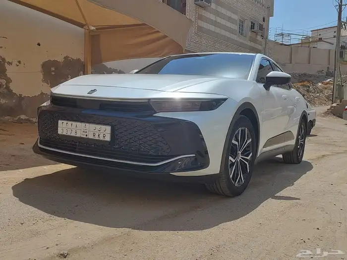 تايوتا كراون 32