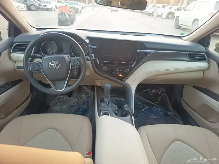 كامري 2022 ماشي 7000 فقط 10