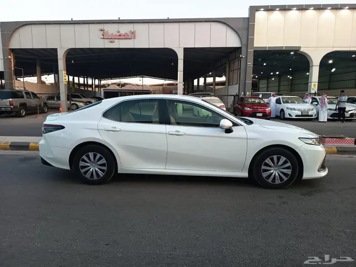 كامري 2022 ماشي 7000 فقط 1