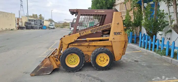 بوب كات شيول نوع كيسي شغال للبيع case 1840 4