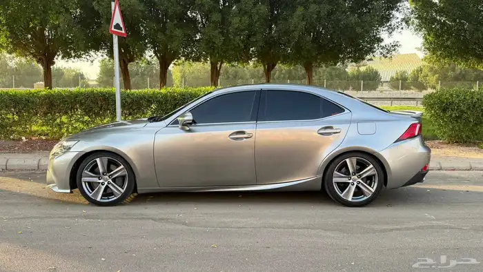 لكزس is350 موديل 2015 6