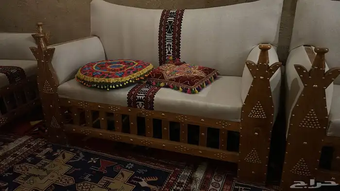 طقم كراسي جلسة تراثيه شبه جديده 1