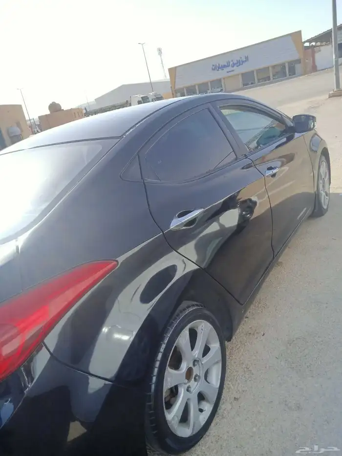 Hyundai ELANTRA 5
