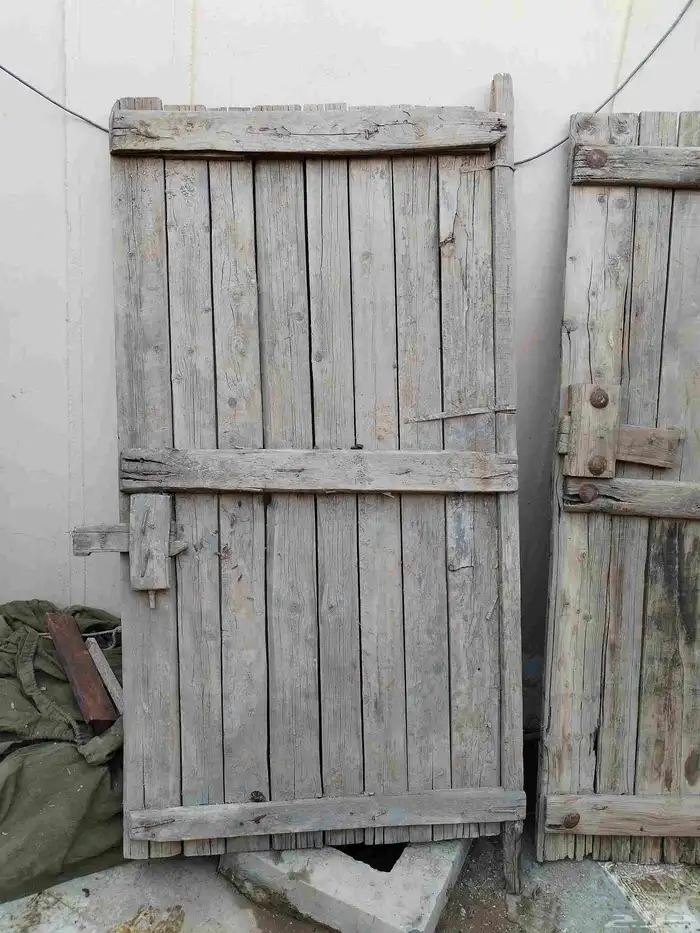 أبواب خشب تراثيه تقريبا 7 أبواب 0